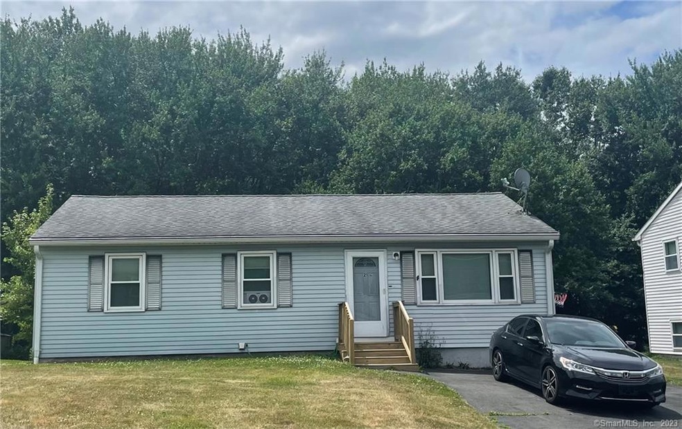 Welcome to 21 Julia Terrace in Middletown!