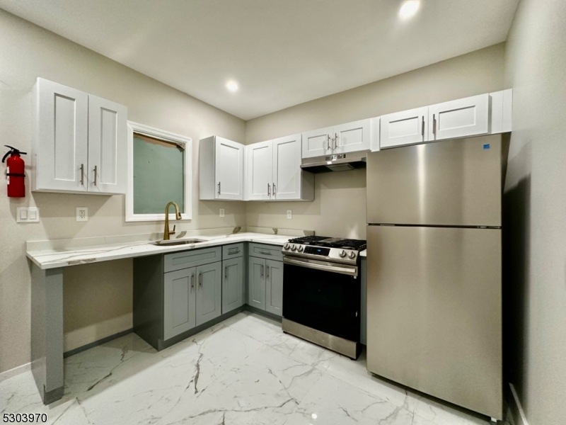 853 S 16th St, Newark, NJ 07108 - photo 1