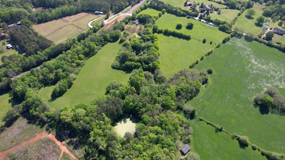 9.22 +/- ACRES Fieldcrest Ln, Madison, GA 30650 - photo 1