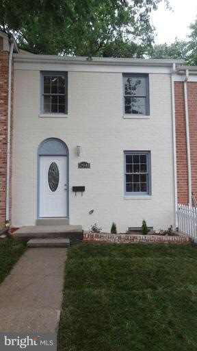 2941 Wetherburn Ct, Woodbridge, VA 22191 - photo 1