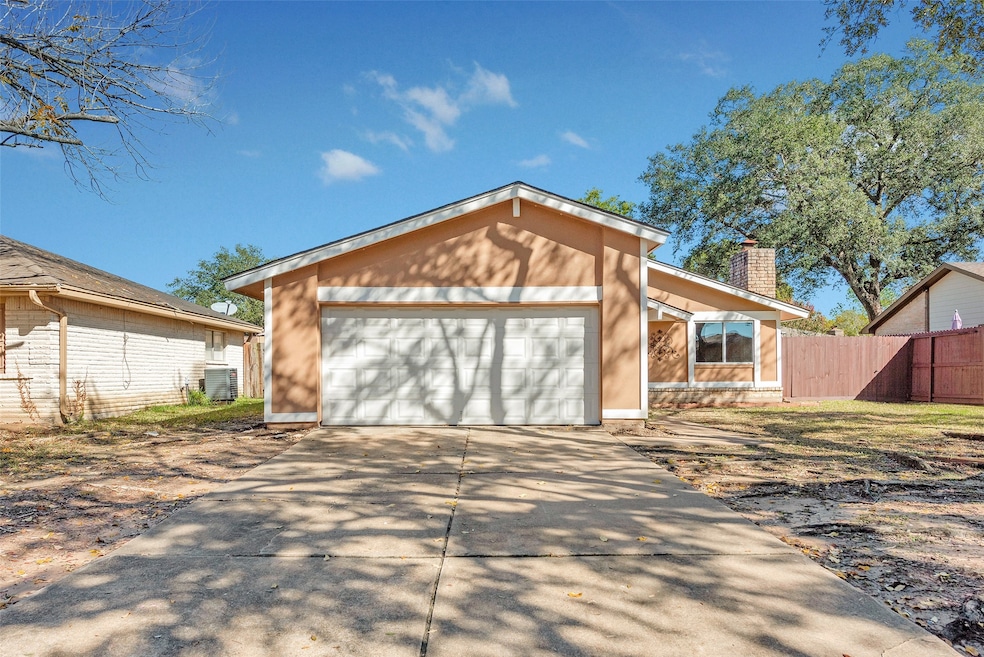 16907 Hibiscus Ln, Friendswood, TX 77546 - photo 1