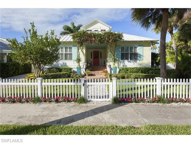 860 8th St S, Naples, FL 34102 - photo 1