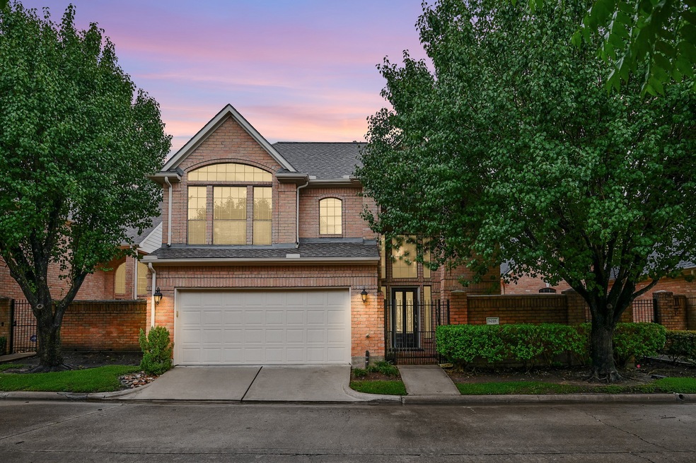 8018 Oakwood Trace, Houston, TX 77040 - photo 1