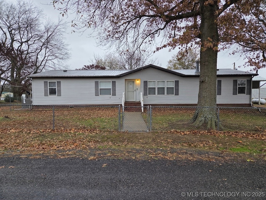 420828 E 1143 Rd, Eufaula, OK 74432 - photo 1