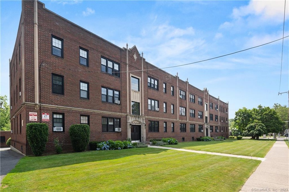 4 Highland St unit B3, West Hartford, CT 06119 - photo 1