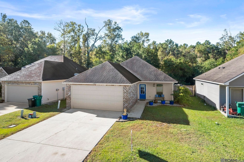 10836 Field Pointe Dr, Denham Springs, LA 70726 - photo 1