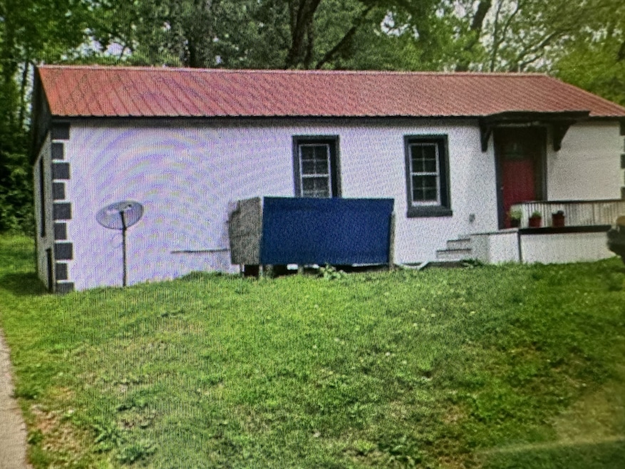 100 Rainbow Cir, Columbia, TN 38401 - photo 1