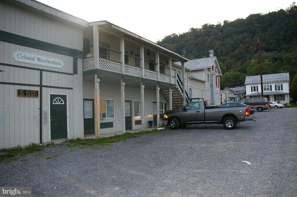 270 N Washington St unit APARTMENT C, Berkeley Springs, WV 25411 - photo 1