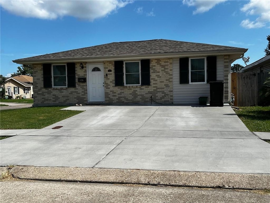 600 Vanderbilt Ln, Kenner, LA 70065 - photo 1