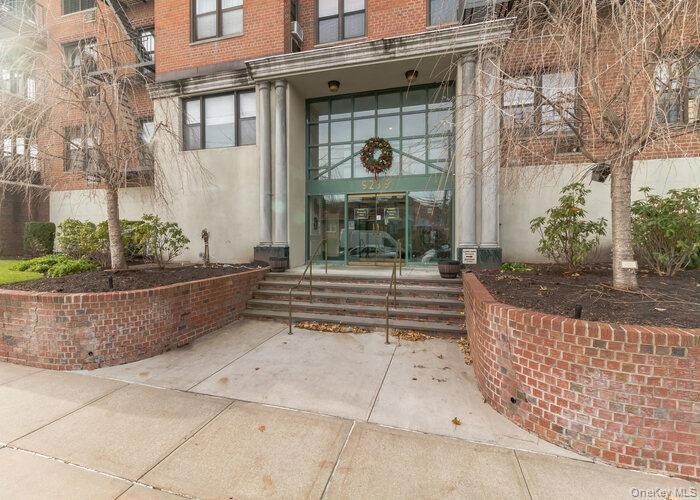 5235 Post Rd unit 1B, Bronx, NY 10471 - photo 1