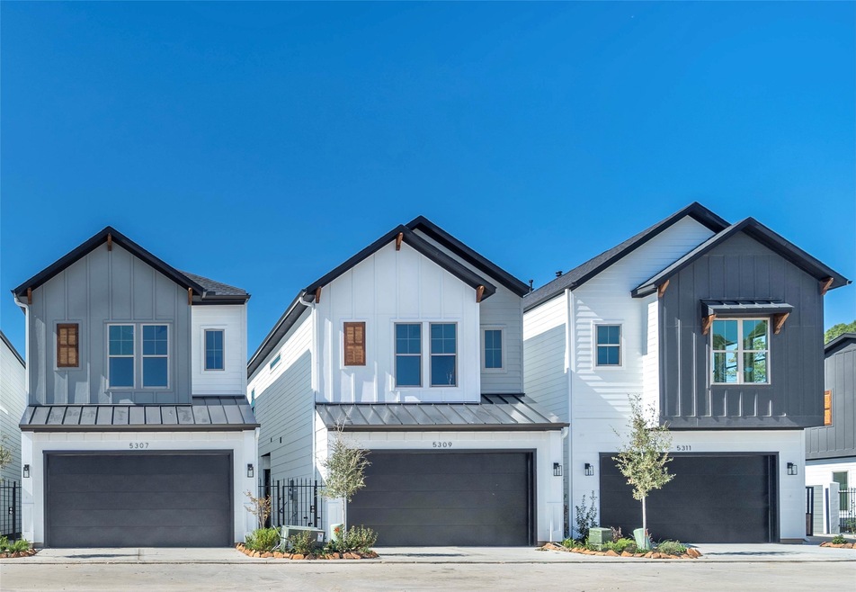 5355 Creekmont Oaks Ln, Houston, TX 77091 - photo 1