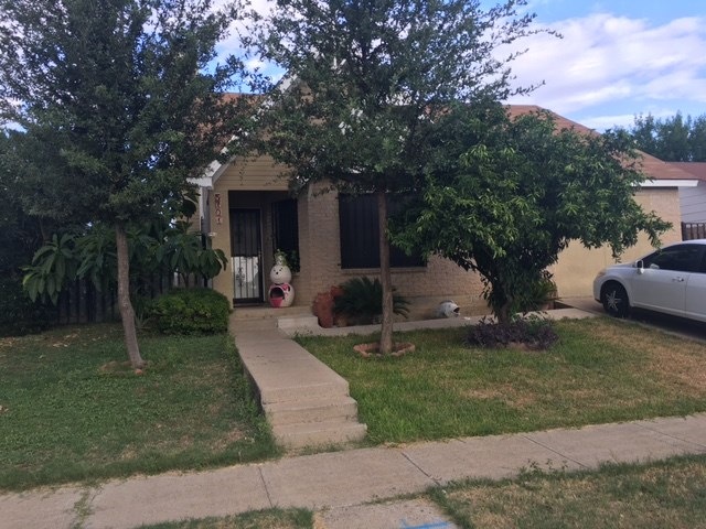 5701 Post Oak Dr, Laredo, TX 78041 - photo 1