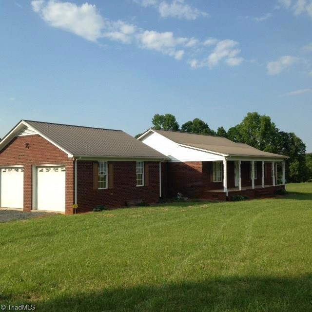 6526 Osborn Mill Rd, Seagrove, NC 27341 - photo 1