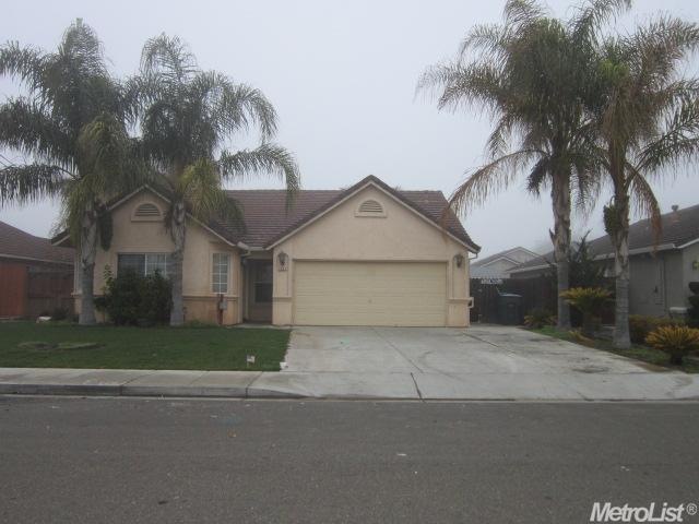 NICE PROPERTY WITH LOTS OF PALM TREES