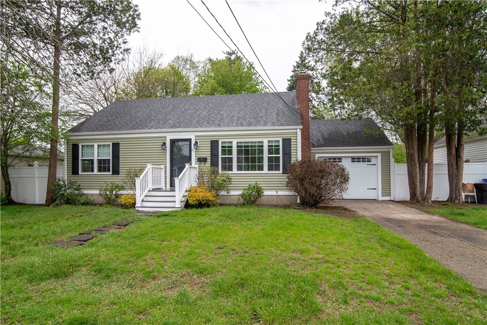 21 Winthrop St, Riverside, RI 02915 - photo 1
