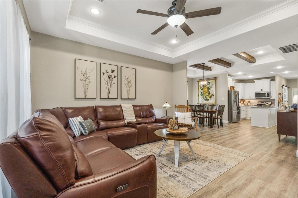 500 S Sky Ct, Granbury, TX 76049 - photo 1