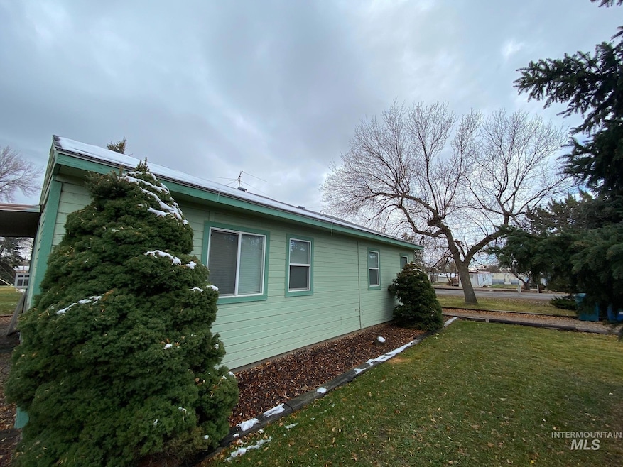 910 & 1015 E 9th S, Mountain Home, ID 83647 - photo 1