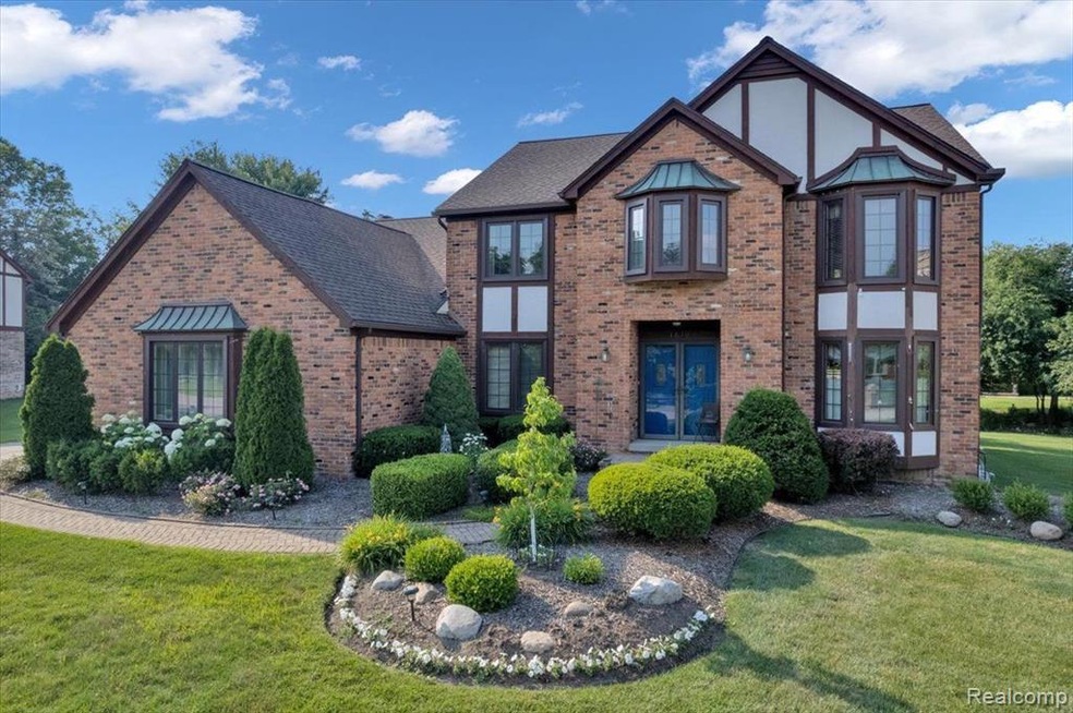 1610 Brandywine Dr, Bloomfield Hills, MI 48304 - photo 1