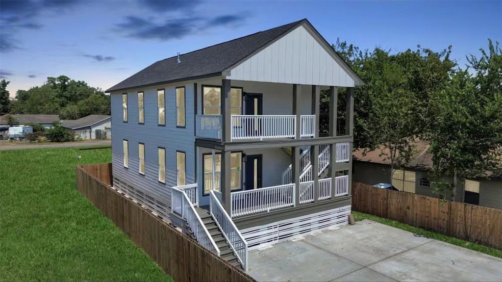 819 E 40th St unit A/B, Houston, TX 77022 - photo 1