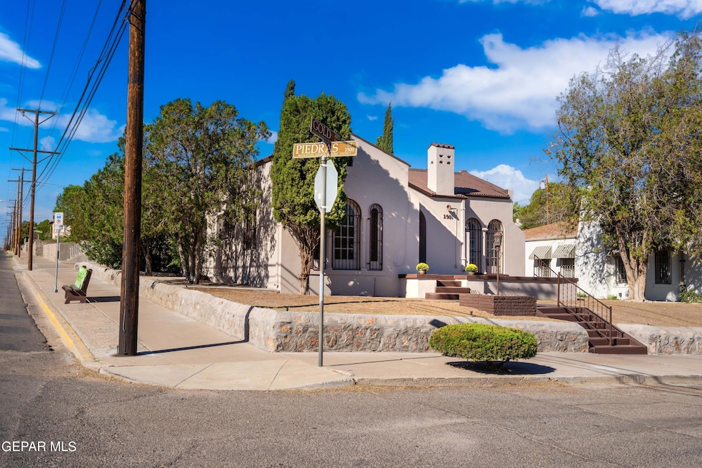 2901 Gold Ave, El Paso, TX 79930 - photo 1