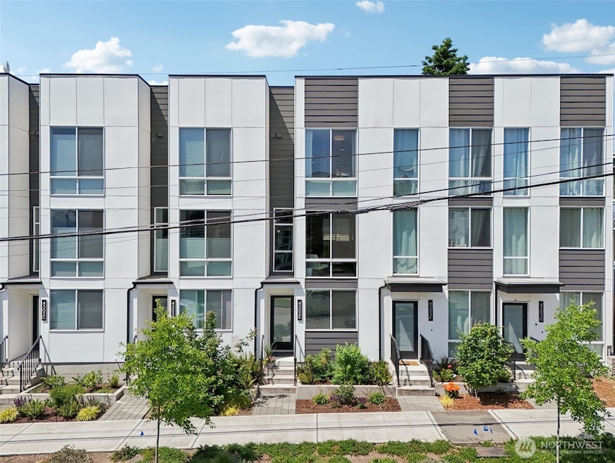 For Sale $799,000 • Co-Listing Agent