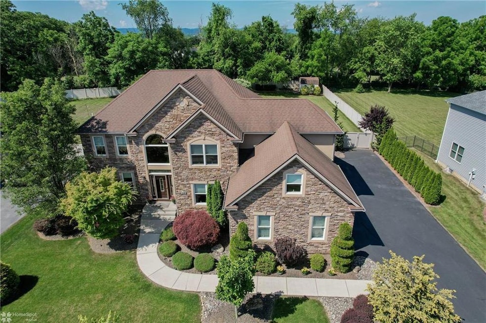 5572 Covenant Ct, Allentown, PA 18106 - photo 1