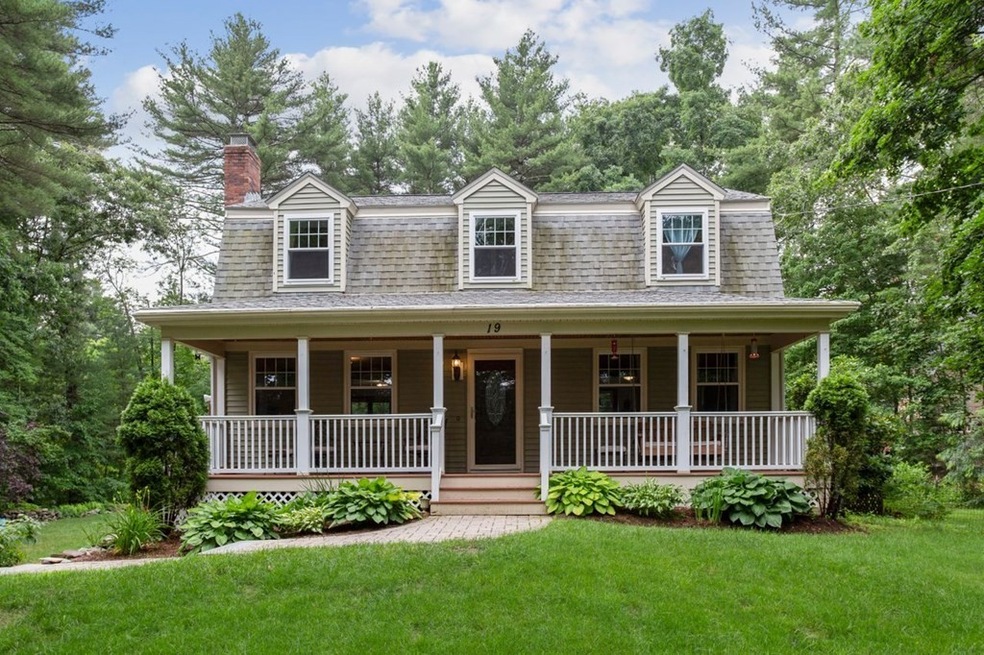 19 Puddingstone Ln, Medway, MA 02053 - photo 1