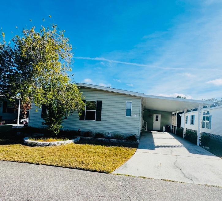 2514 Lake Haven Dr unit 2514, New Port Richey, FL 34655 - photo 1