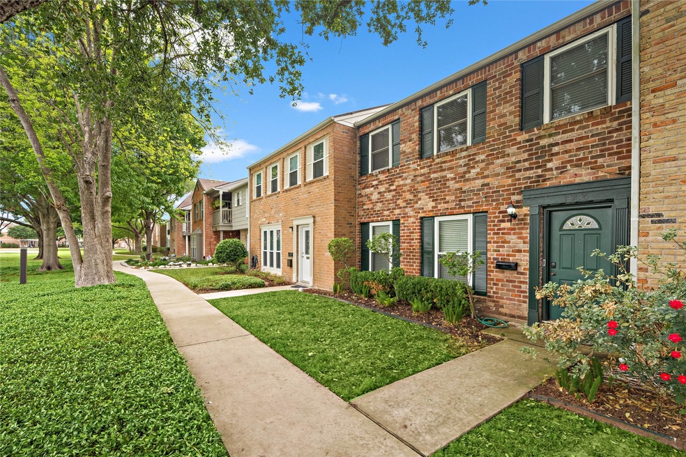 14256 Misty Meadow Ln, Houston, TX 77079 - photo 1