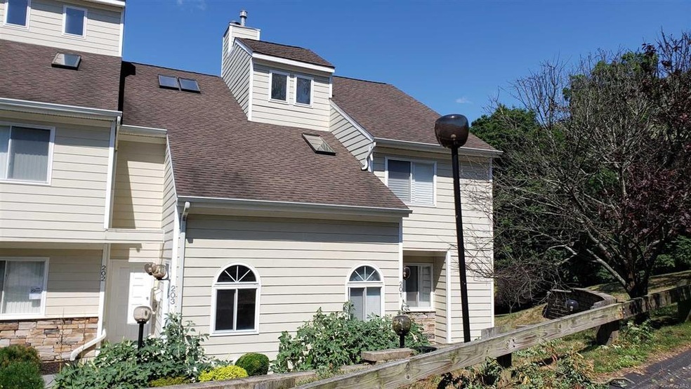 201 Crystal Hill Ln, Poughkeepsie, NY 12603 - photo 1