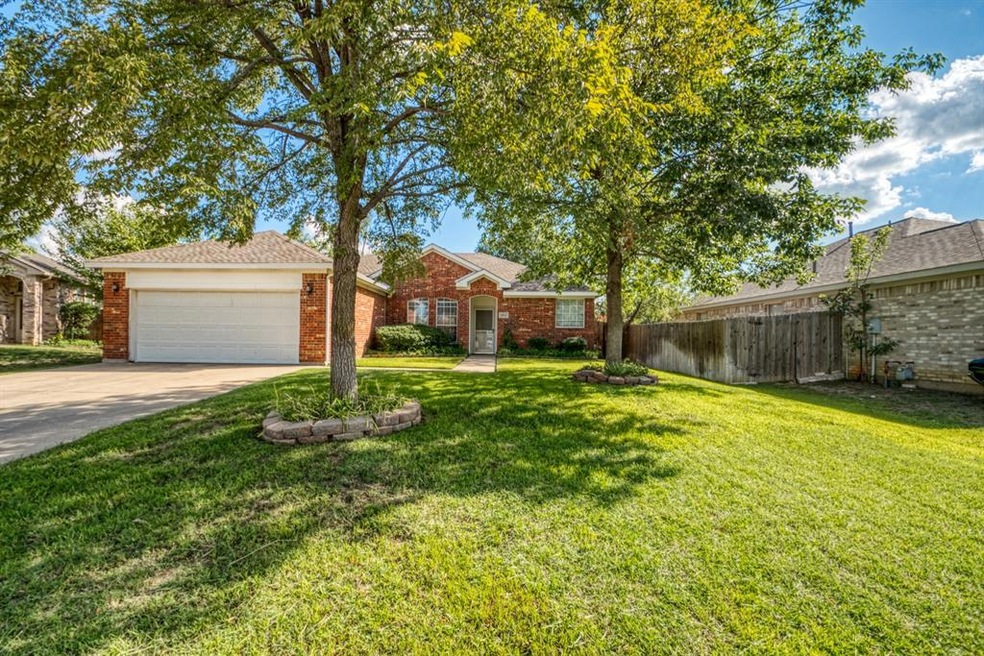 2512 Briar Forest Dr, Denton, TX 76210 - photo 1