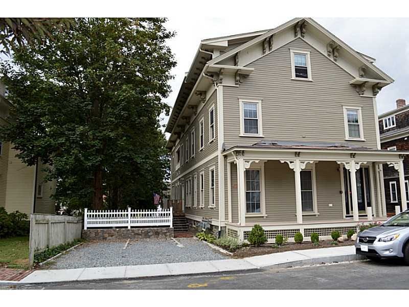 34 Mount Vernon St unit 4, Newport, RI 02840 - photo 1