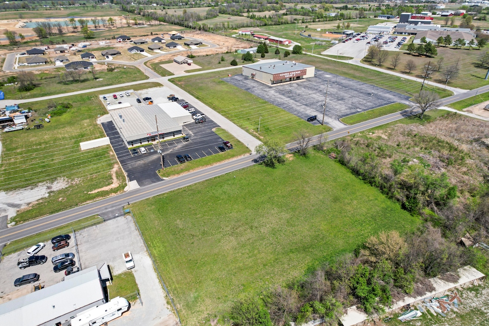 1110 N 3rd St, Grove, OK 74344 - photo 1