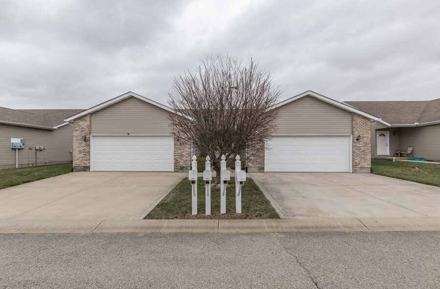 1434 W Daniel Dr, Greensburg, IN 47240 - photo 1