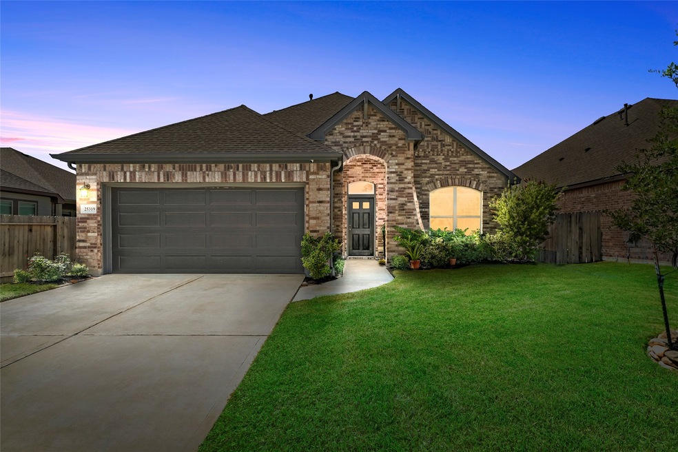 25319 Pirates One Dr, Tomball, TX 77375 - photo 1