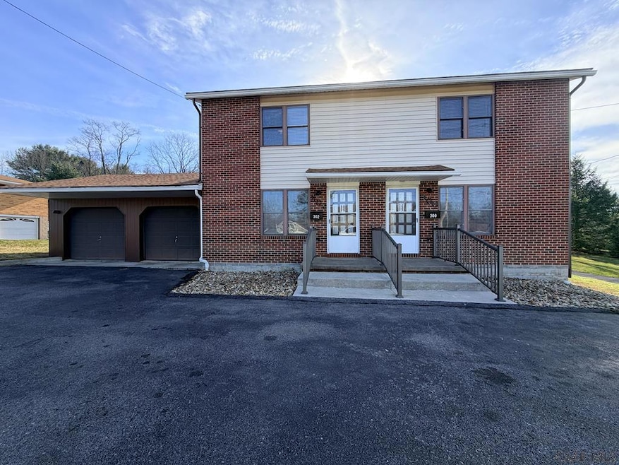 302 Walters Ave, Johnstown, PA 15904 - photo 1