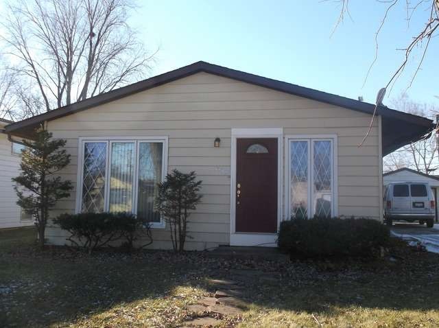 1008 Tacoma St, Carpentersville, IL 60110 - photo 1
