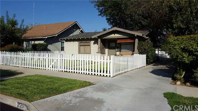 Front Unit, 2 bedroom, 1 bath with yard front yard