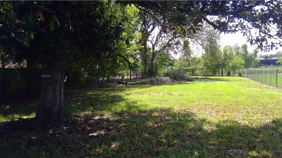 4824 Baton Rouge St, Houston, TX 77028 - photo 1