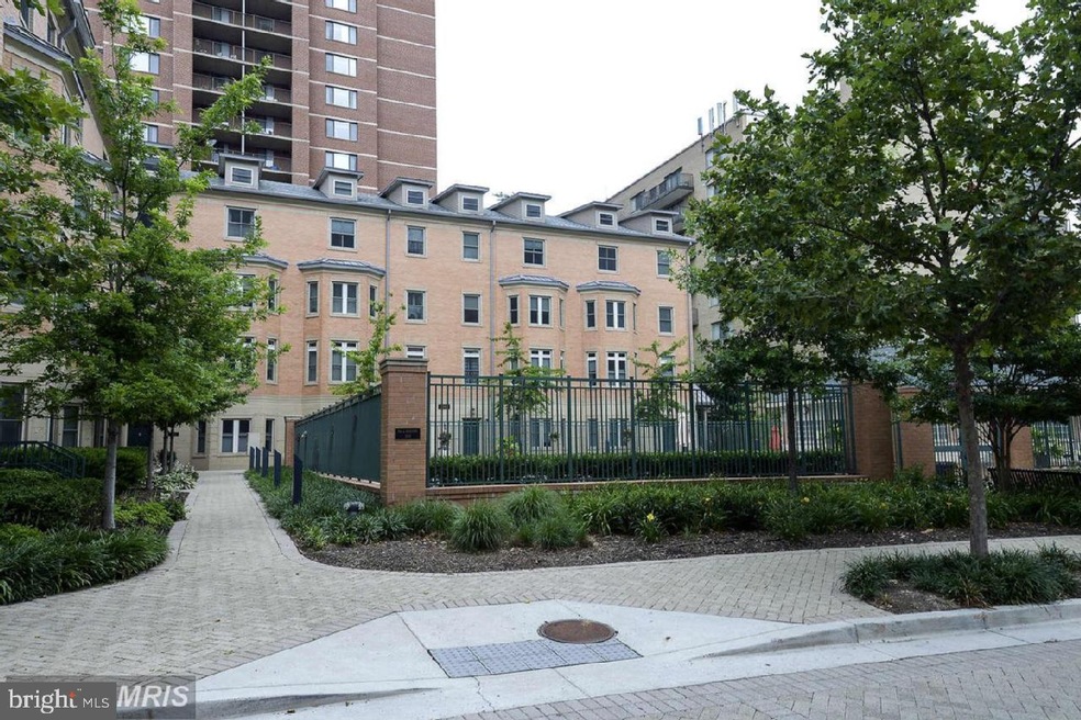 2203 12th Ct N unit 37, Arlington, VA 22201 - photo 1