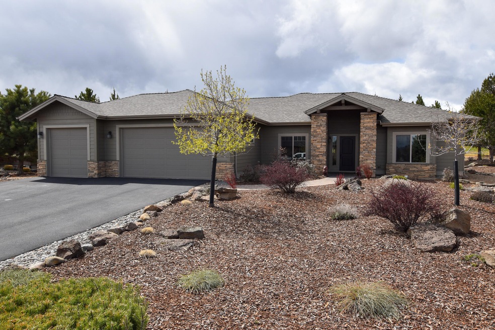 775 Ribbon Falls Rd, Redmond, OR 97756 - photo 1