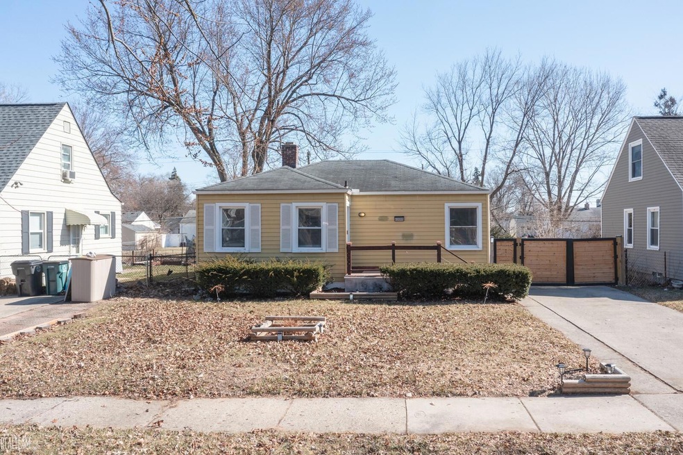 23060 Majestic St, Oak Park, MI 48237 - photo 1