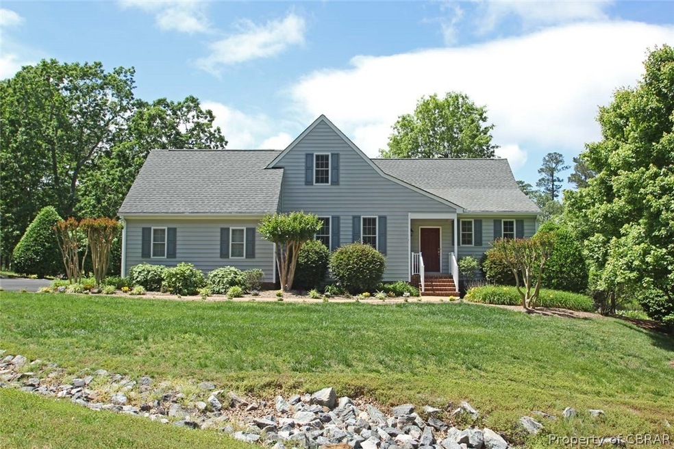 Welcome to Hills Quarters!  This charming 4 Bedroo
