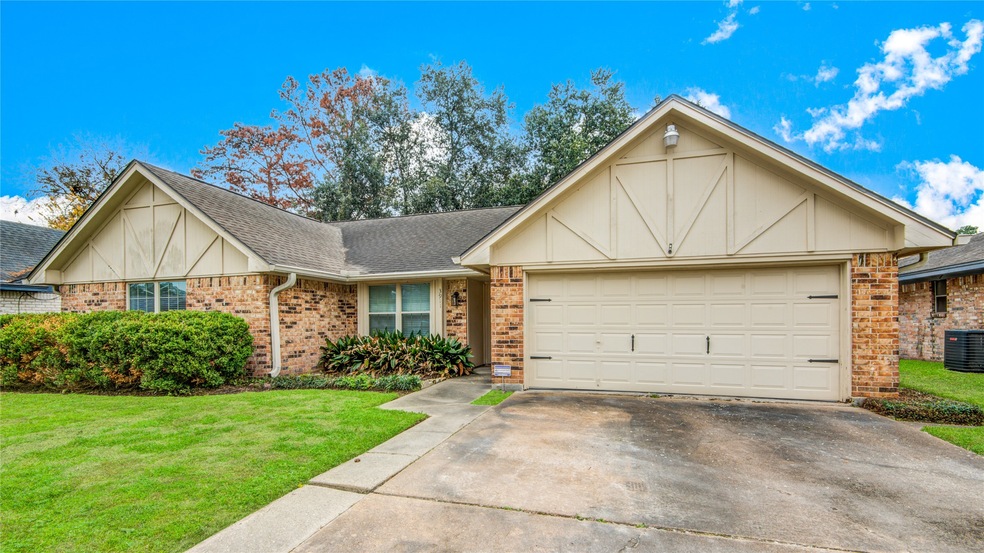 3911 Black Locust Dr, Houston, TX 77088 - photo 1