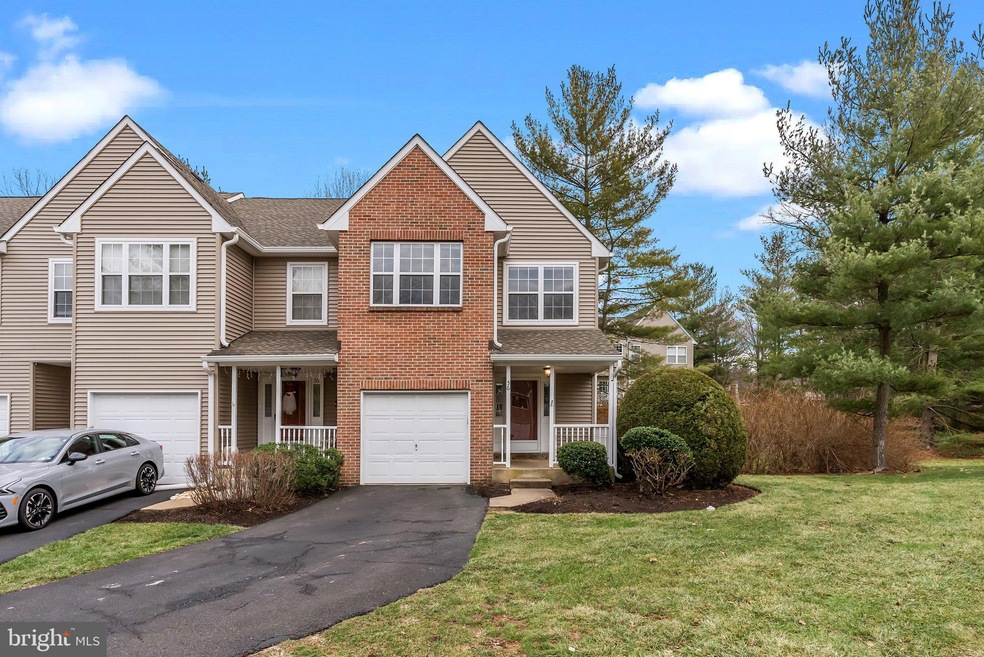 56 Piccadilly Cir unit 219, Doylestown, PA 18901 - photo 1