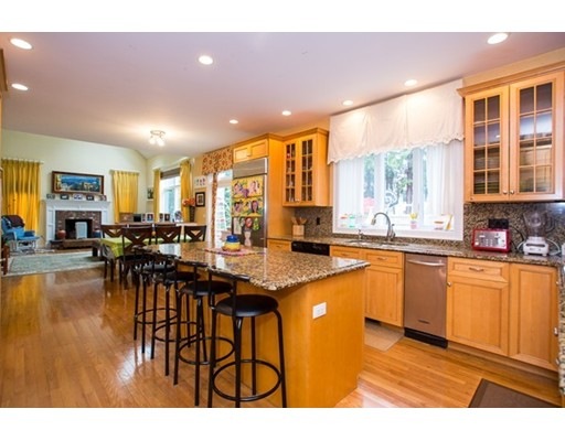 21 Dorcar Rd, Chestnut Hill, MA 02467 - photo 1