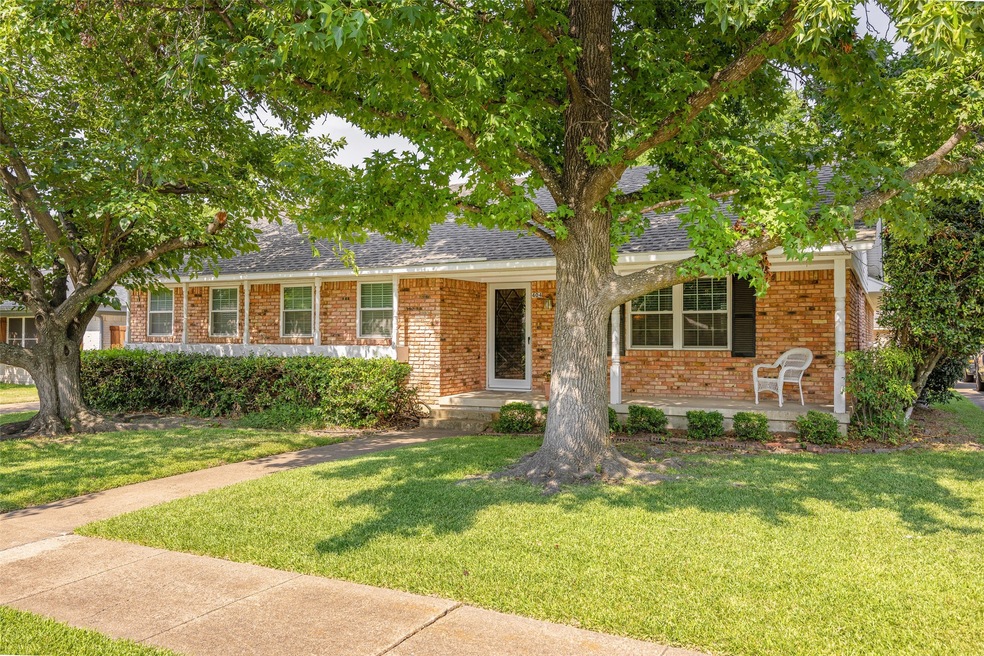 404 Hilltop Ln, Wylie, TX 75098 - photo 1