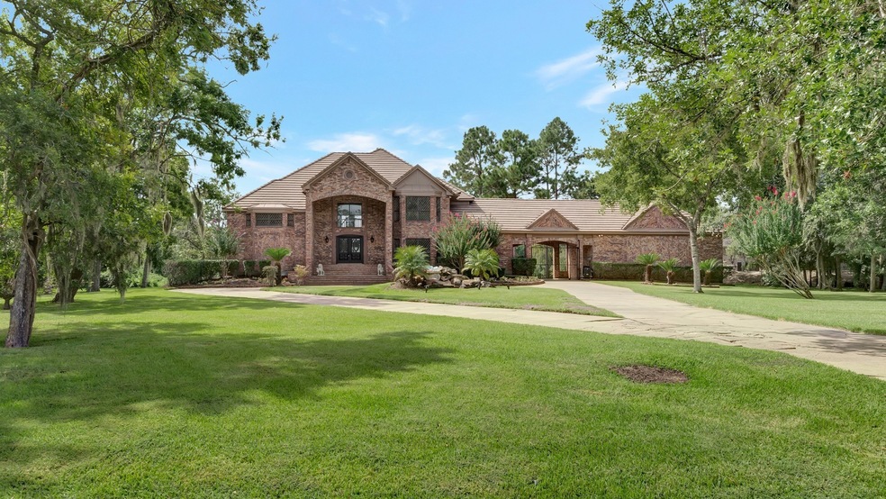 702 Oak Dr, Friendswood, TX 77546 - photo 1