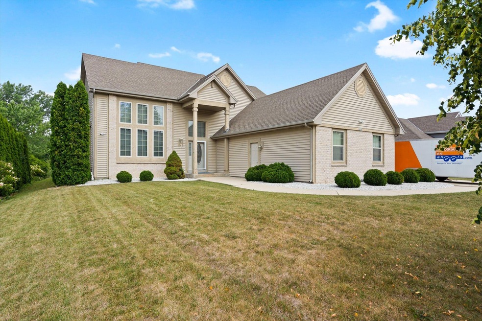 02-3178 W Yorkshire Cir, Franklin, WI 02