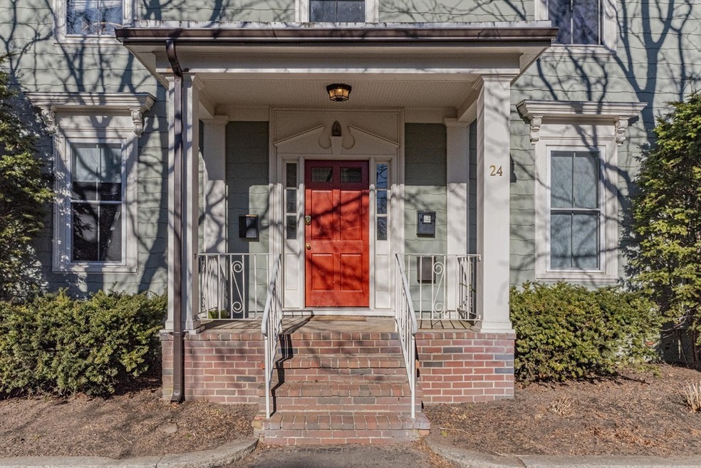 24 Ocean Ave unit 1, Salem, MA 01970 - photo 1